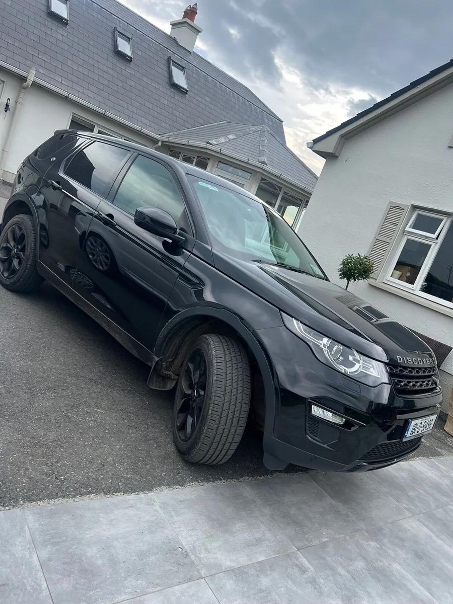Land Rover Discovery Sport - Image 1