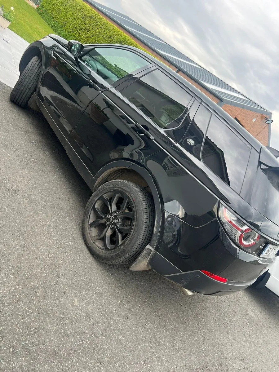Land Rover Discovery Sport - Image 2