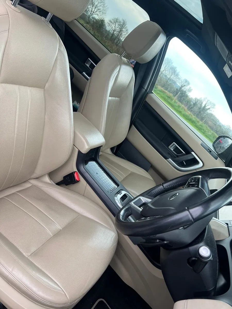 Land Rover Discovery Sport - Image 4