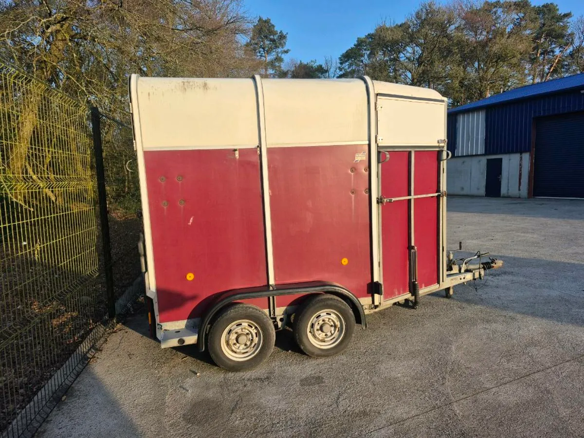 Horsebox hb506 - Image 1