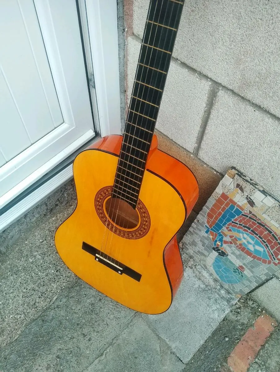 Herald 3/4 size guitar - Image 4