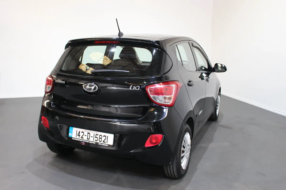 Hyundai i10 1.0L Petrol - Manual - Image 4