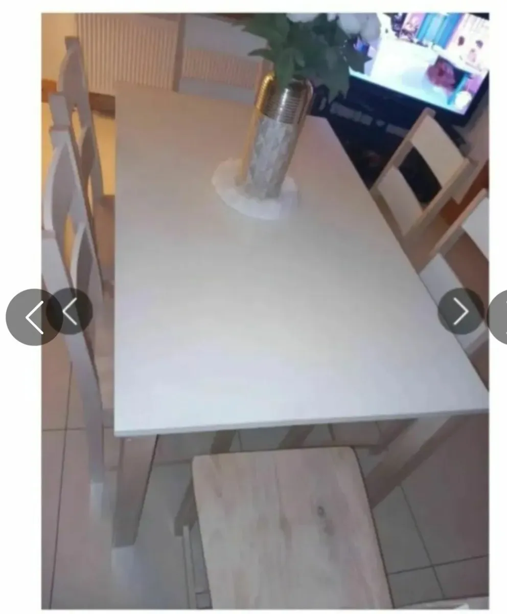Kitchen table & 6 chairs - Image 1