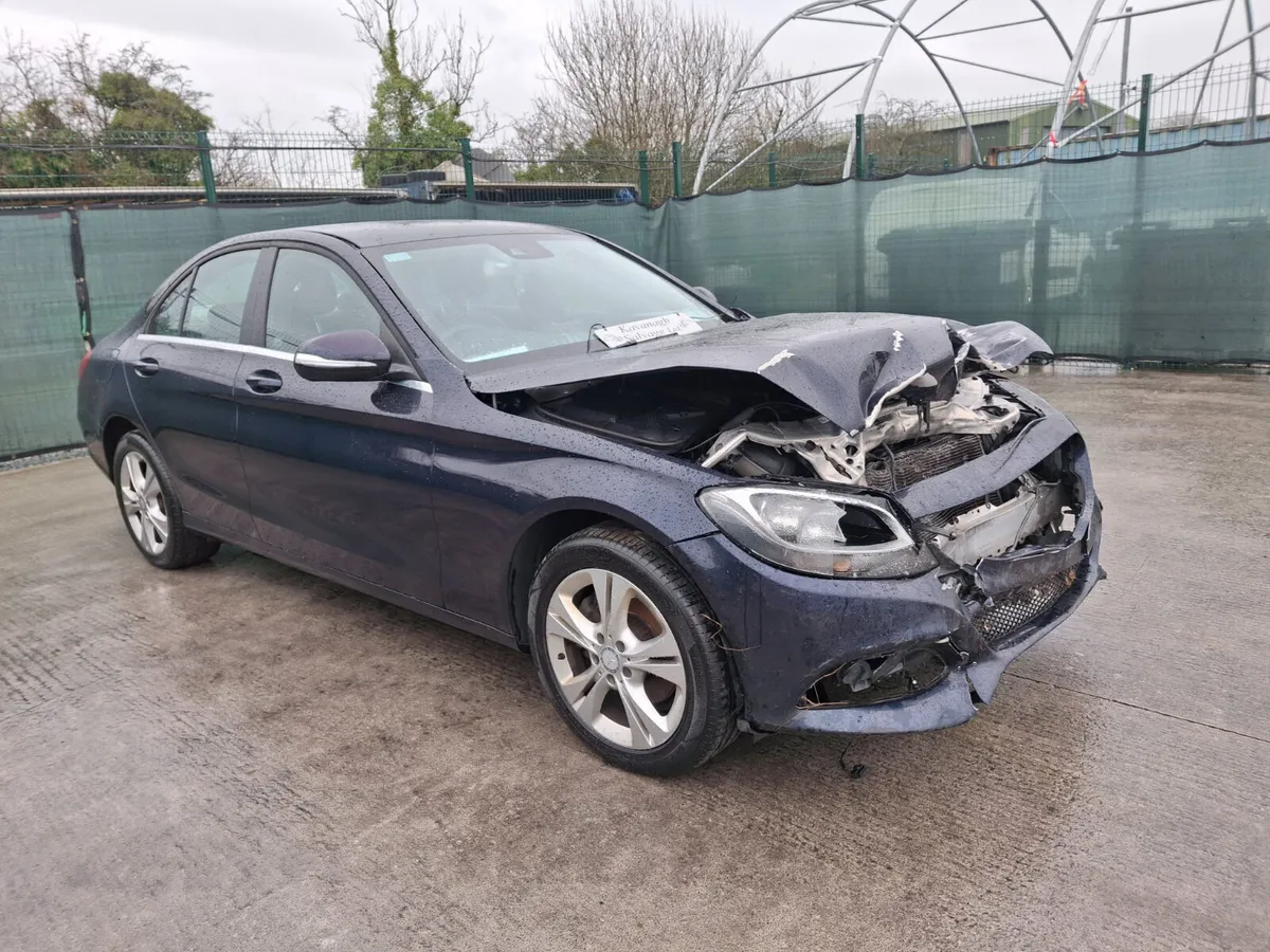 2015 Mercedes C-Class  220  2.2 Diesel - Image 2