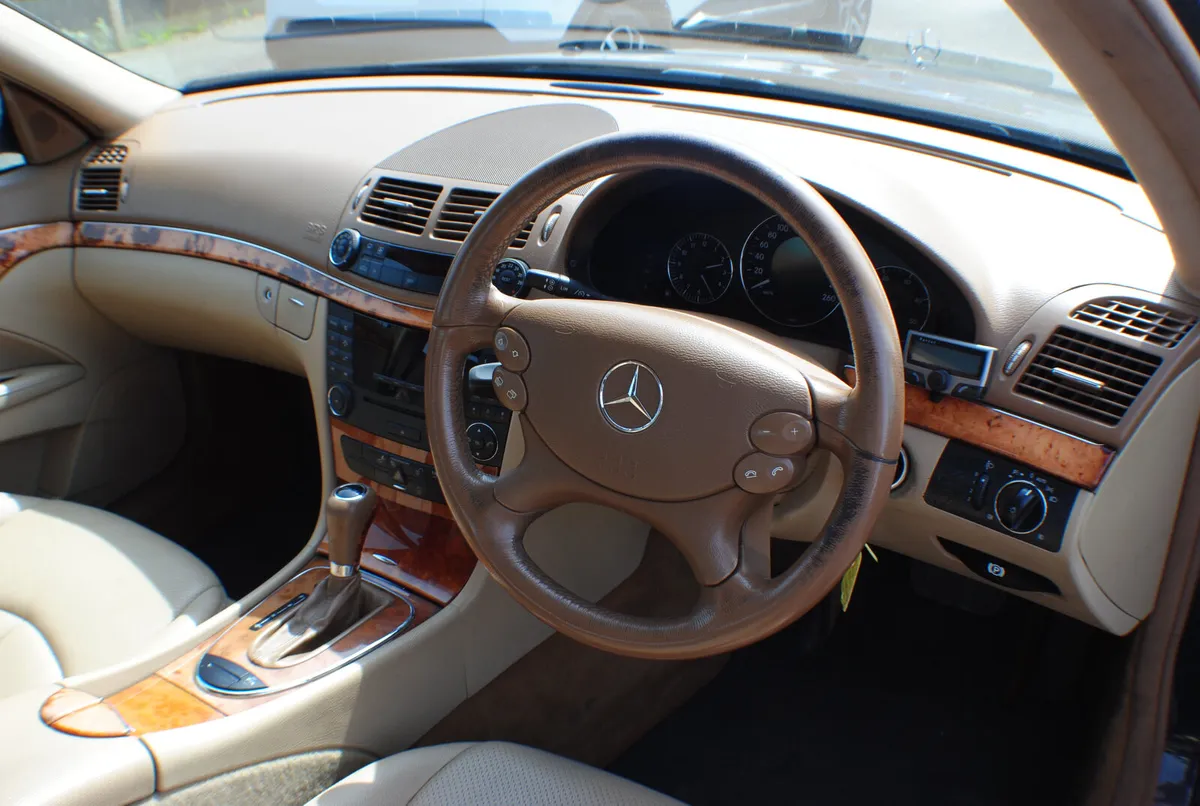 Mercedes-Benz E-Class 2006 2.1 AUTOMATIC - Image 3