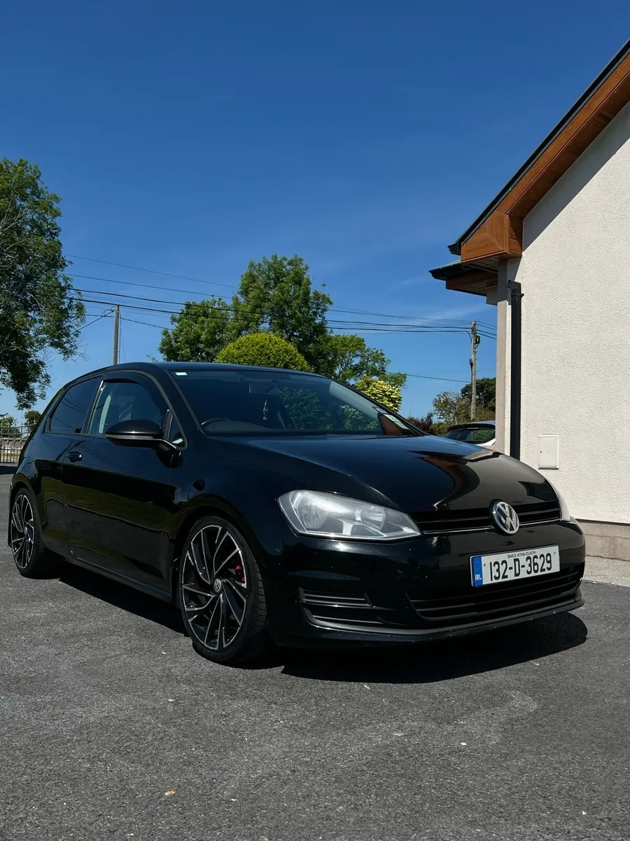 2013 Volkswagen Golf - Image 1