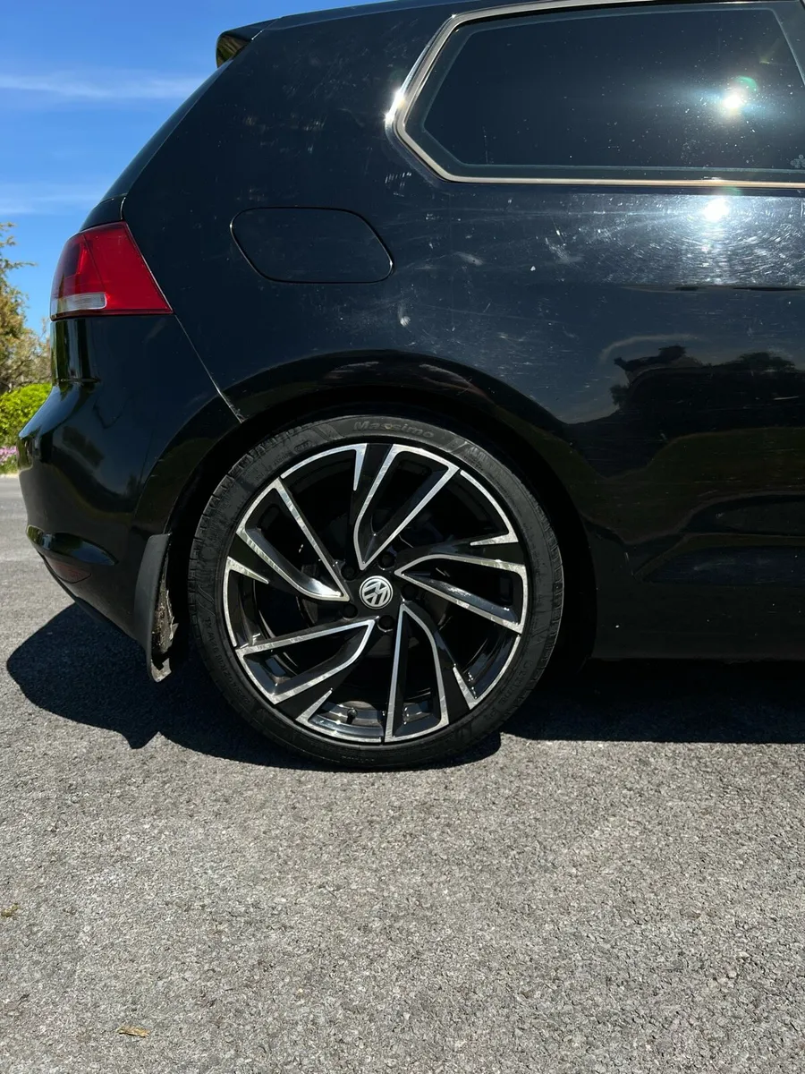 2013 Volkswagen Golf - Image 4