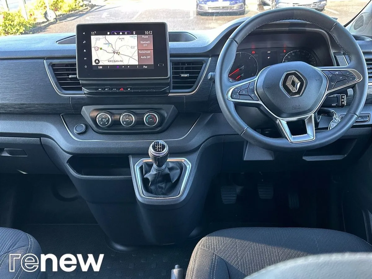 Renault Trafic Passenger Sportline 150BHP 8 Seate - Image 3