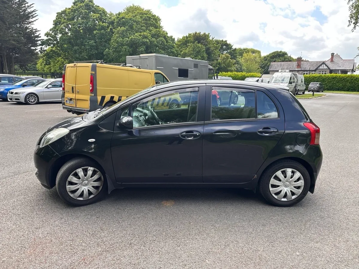 TOYOTA YARIS AUTOMATIC - Image 2
