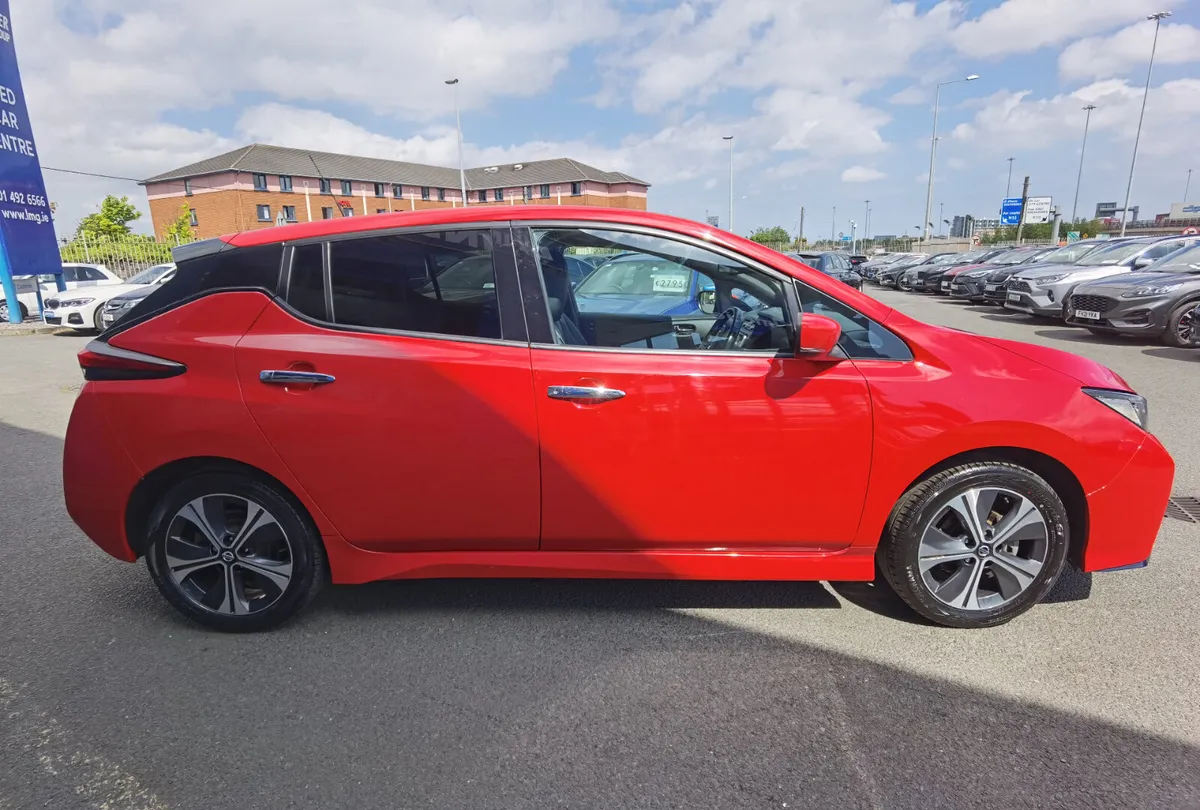 NISSAN LEAF 62KWH TEKNA PLUS - Image 4