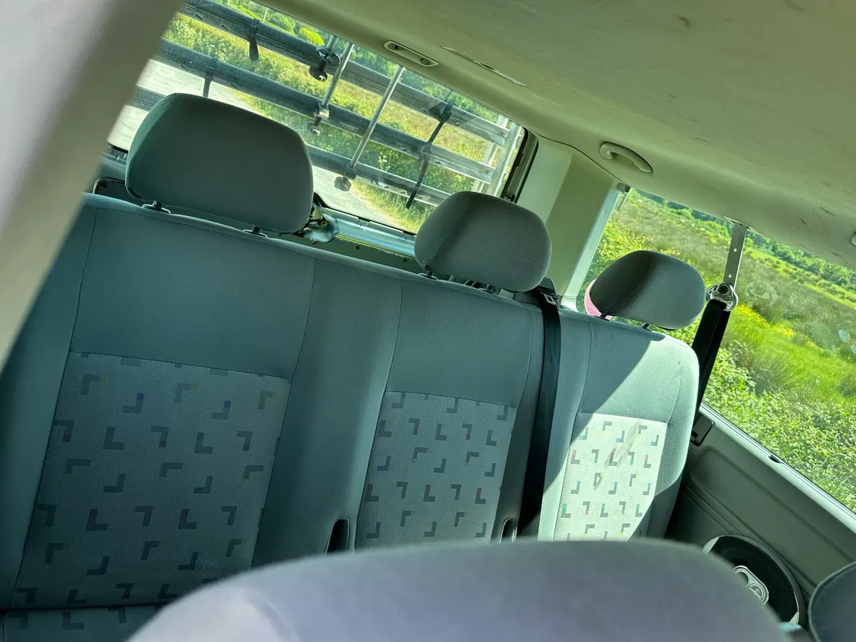 VW Caravelle / 2.5 TDI - Image 4