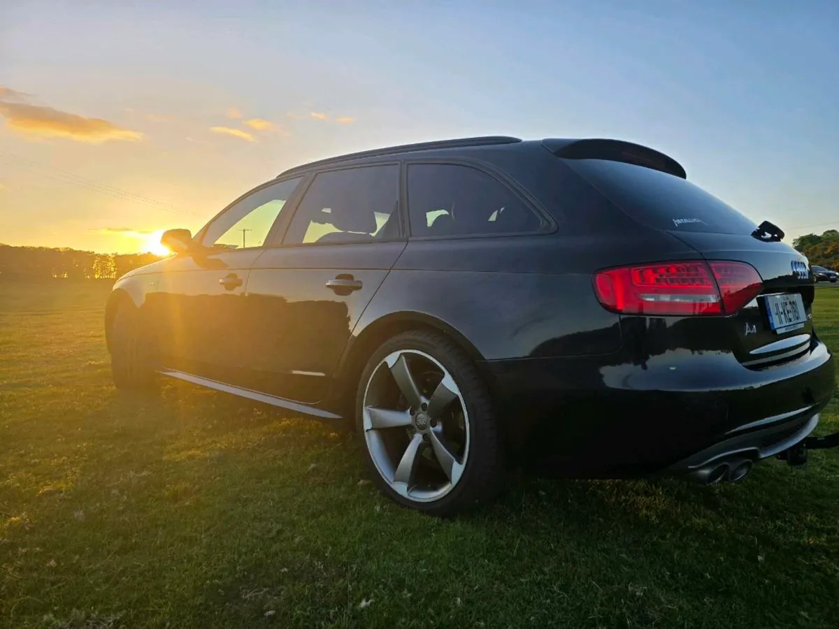 Audi A4 Avant black edition - Image 2