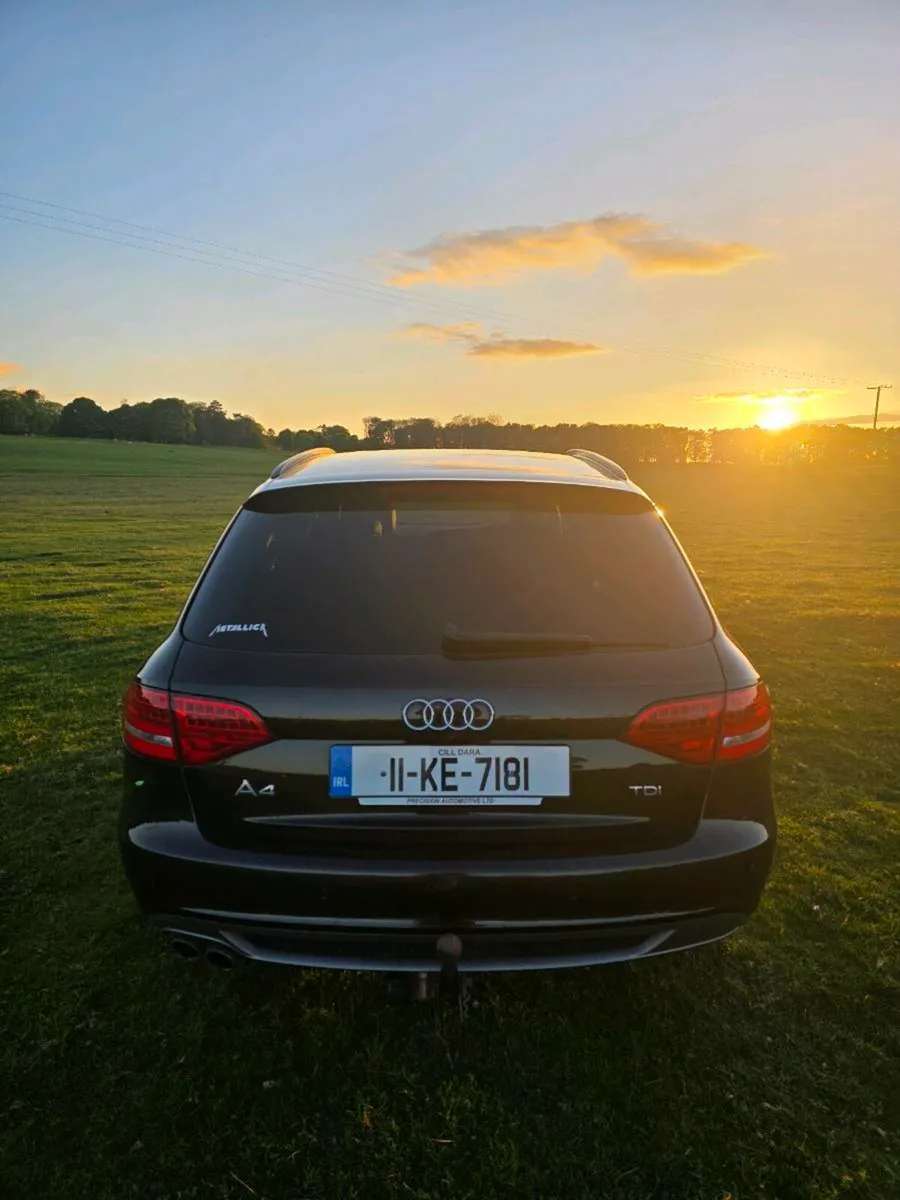Audi A4 Avant black edition - Image 3