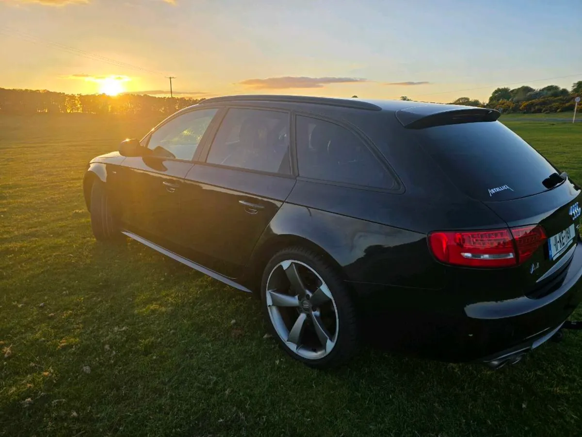 Audi A4 Avant black edition - Image 4