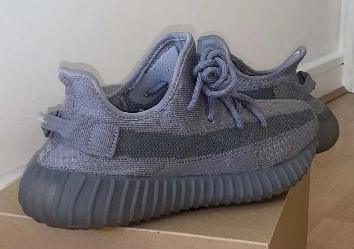 Yeezy Boost 350 VS Grey Size 6 - Image 2