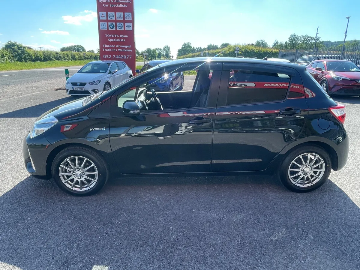 Toyota Yaris 2017-1 - Image 4