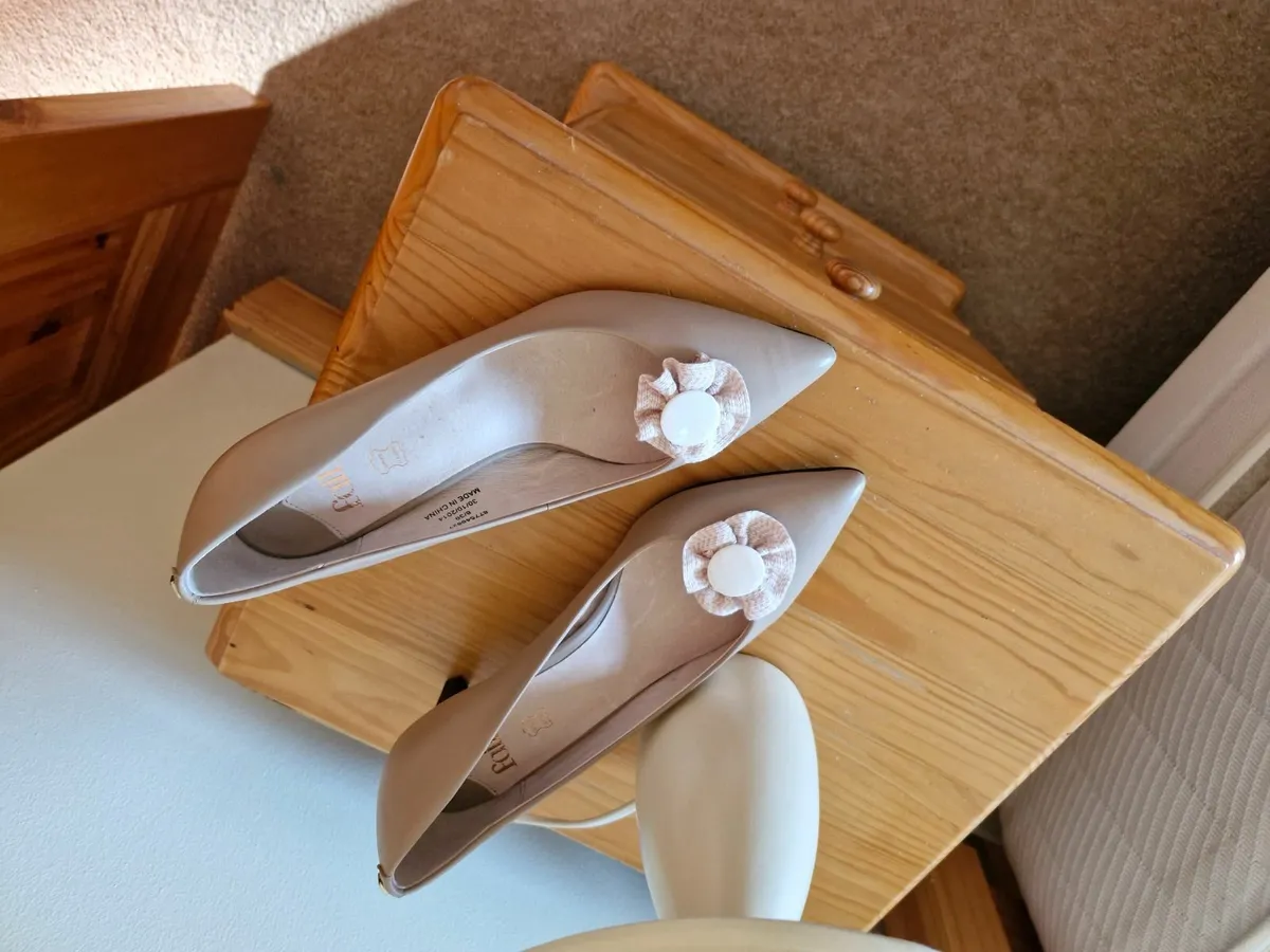 Ladies footwear - Image 3