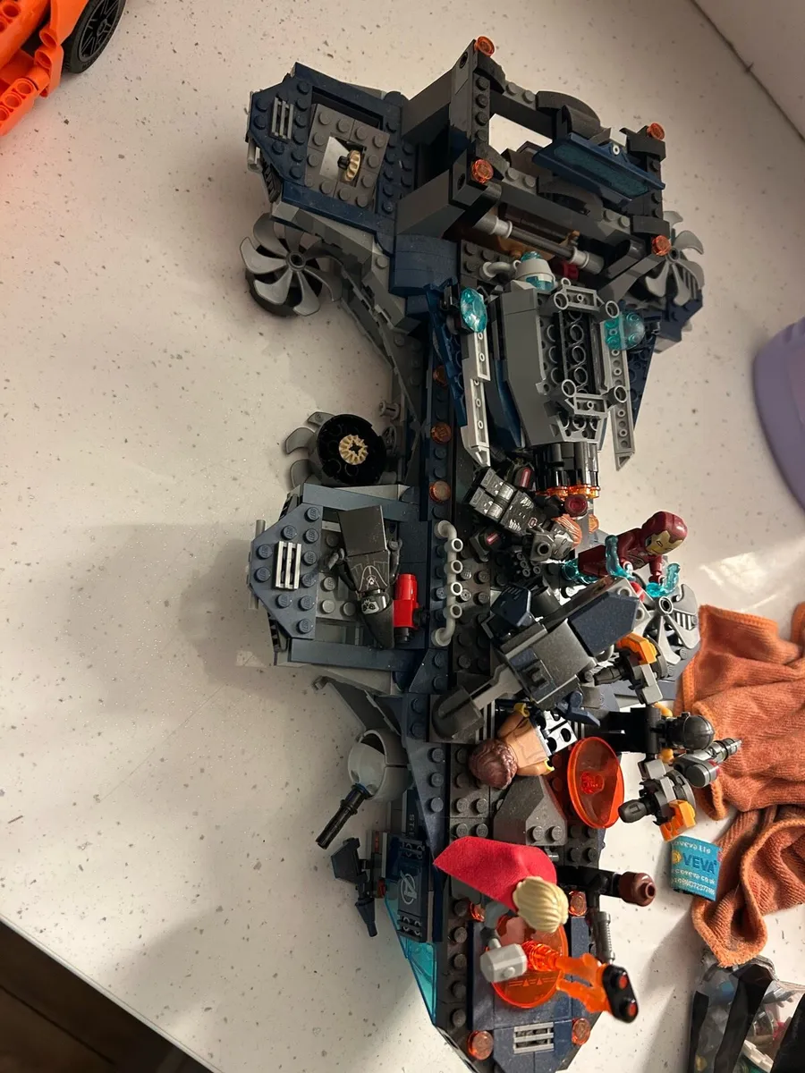 Lego marvel helipad - Image 1