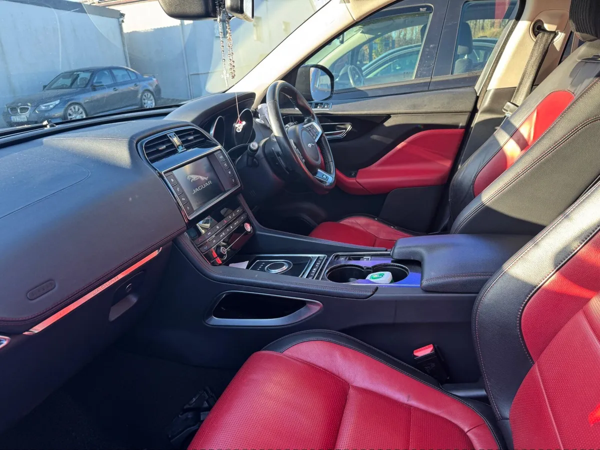 Jaguar F-Pace 2016 - Image 4