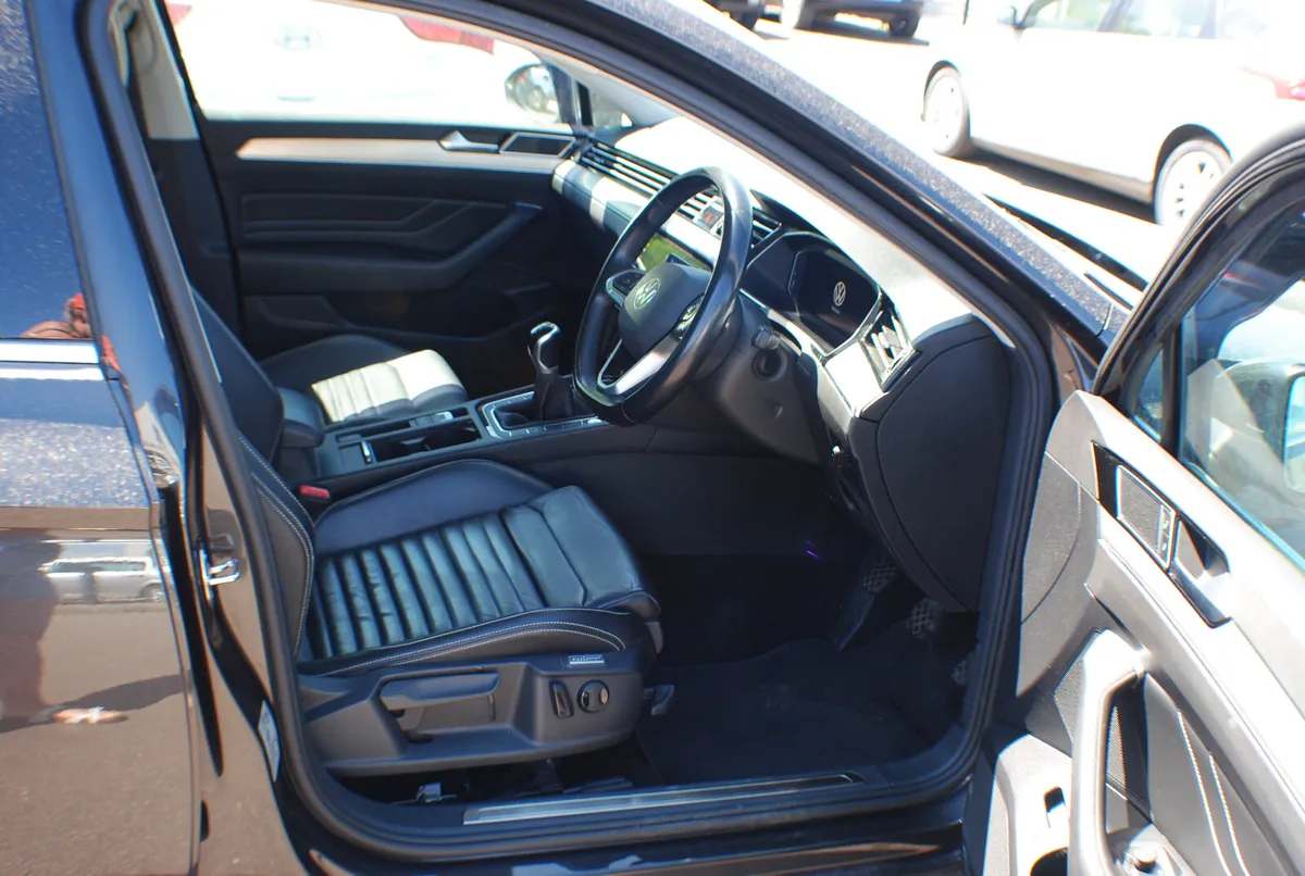 Volkswagen Passat 2021 2.0 TDI ELEGANCE 5DR SALOON - Image 3