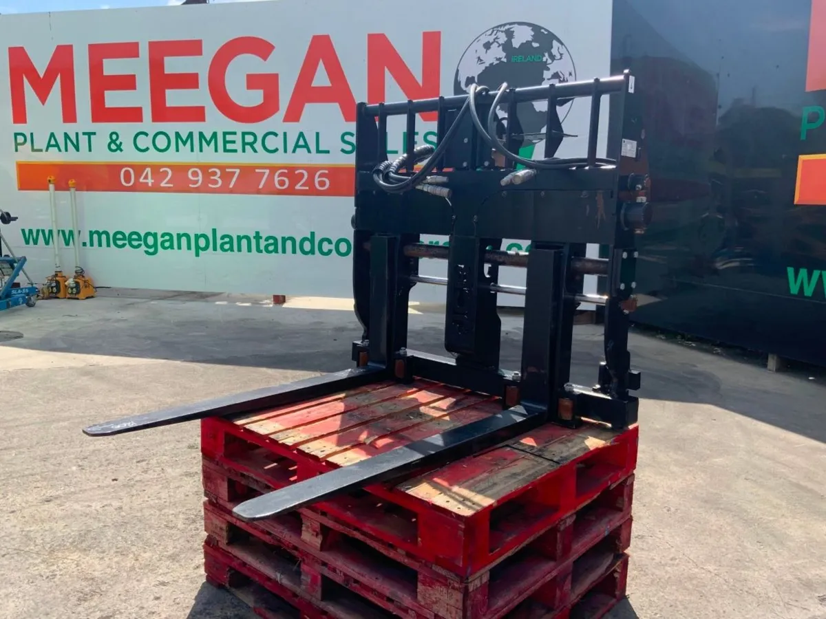 JCB PRECISION PLACER FORK CARRIAGE.....4280. - Image 1