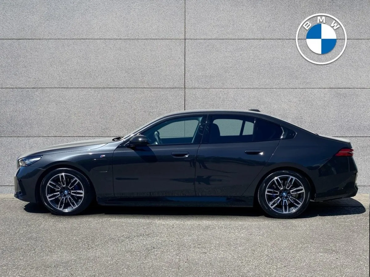 BMW 5 Series 530e M Sport Saloon - Image 3