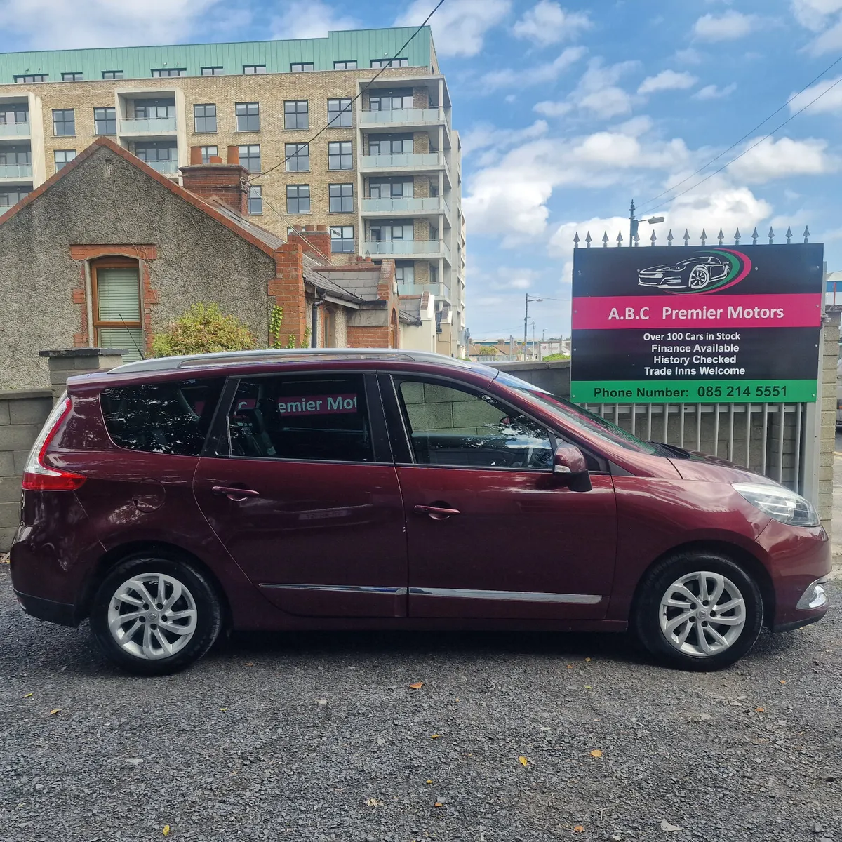 Renault Grand Scenic 2015 1 Owner - Image 3
