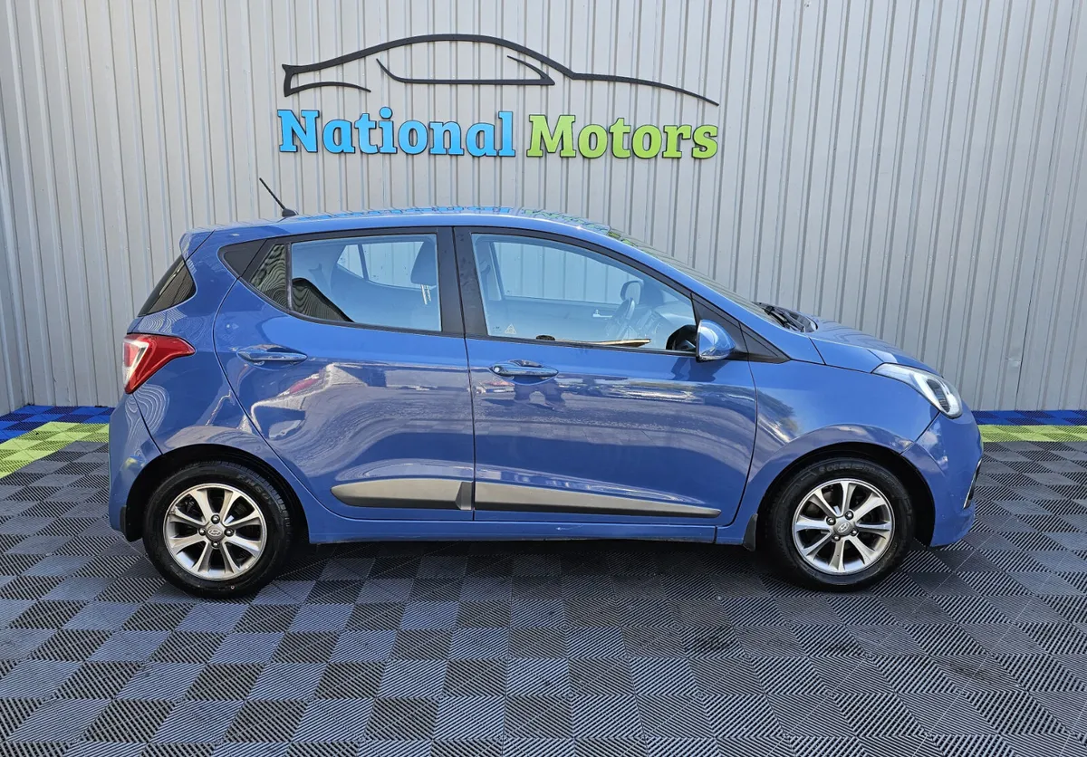 2015 Hyundai i10 1.0 Deluxe - Image 2