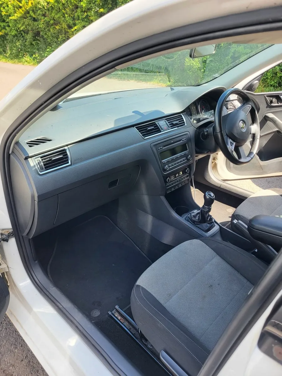 Skoda Rapid 2013 - Image 4