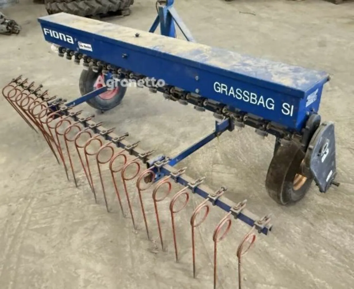 Fiona Grass seeder