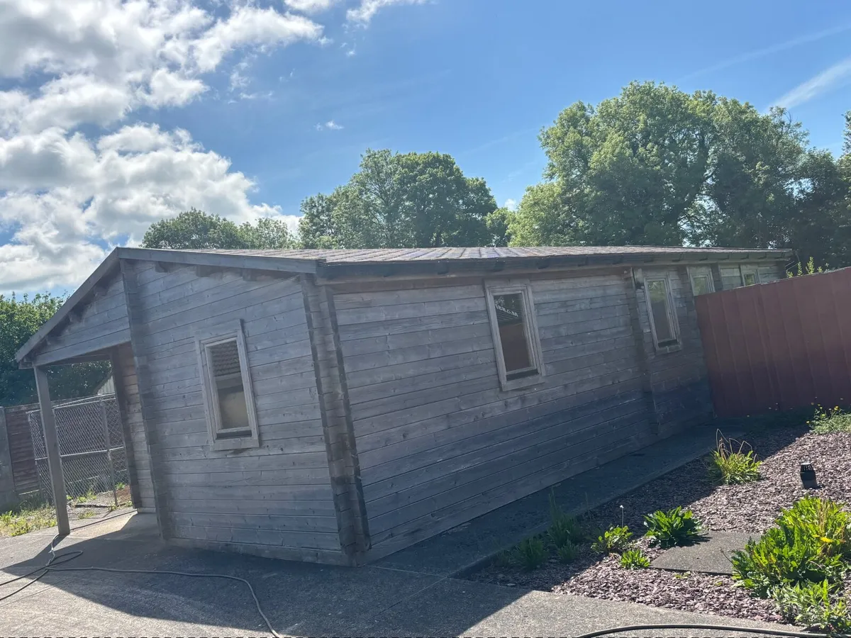 Log Cabin - Image 4