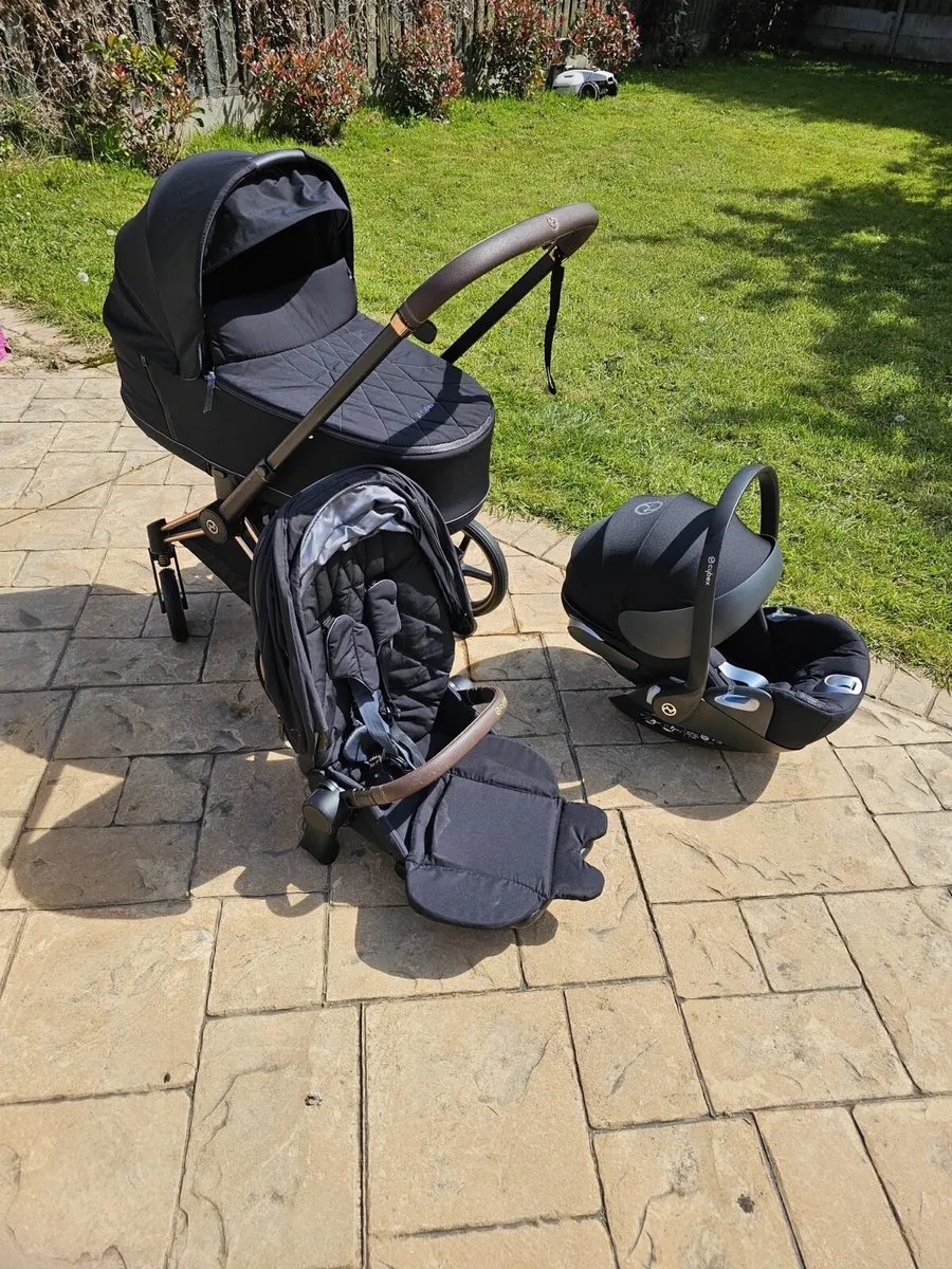 Cybex Priam travel system, carrycot, buggy, footmu - Image 1