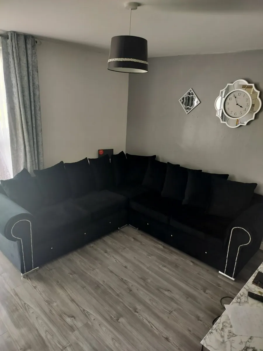 Black crushed velvet L shape sofa - Image 4
