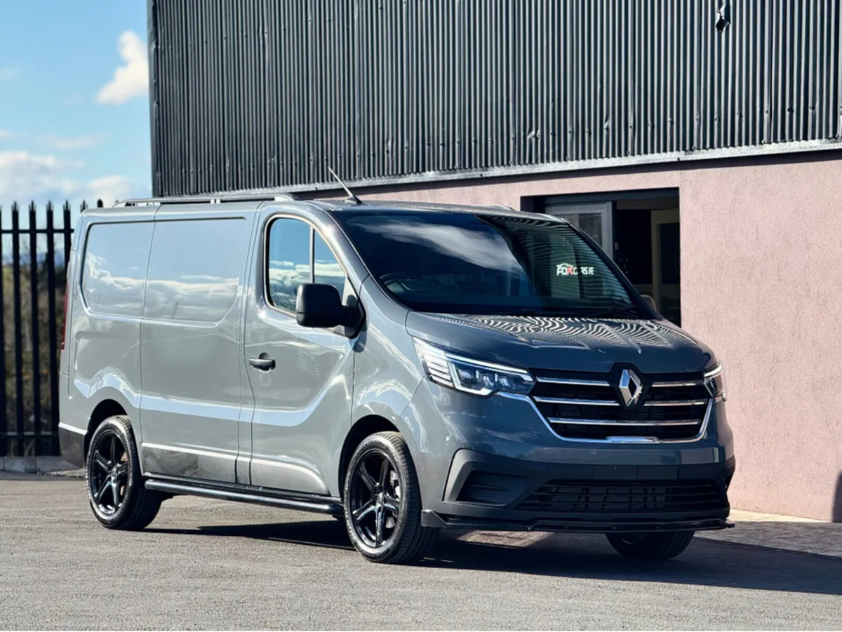 Renault Trafic 2023 Renault Trafic SWB Reduced Now - Image 2