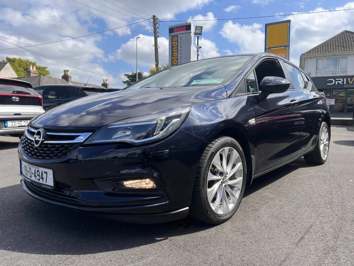 NOW ON SALE Huge Spec Heated Seats Heated Steering - Image 2