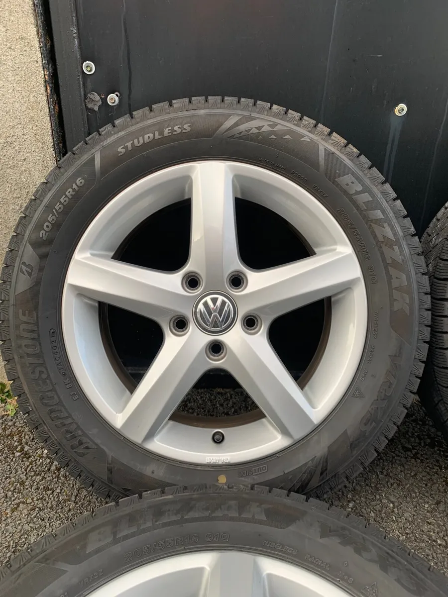 —> 16 inch genuine vw alloys like new <— - Image 1