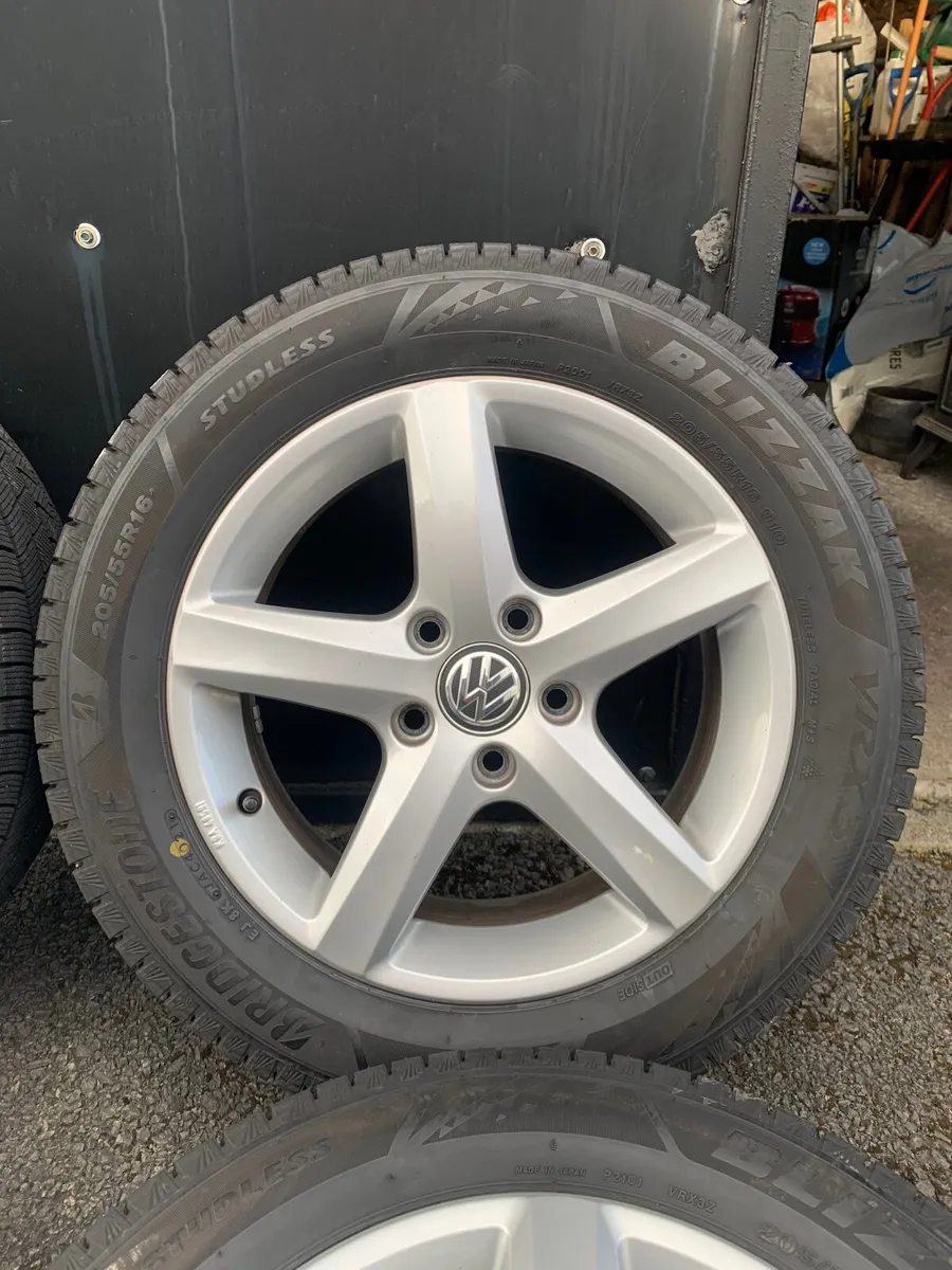 —> 16 inch genuine vw alloys like new <— - Image 2