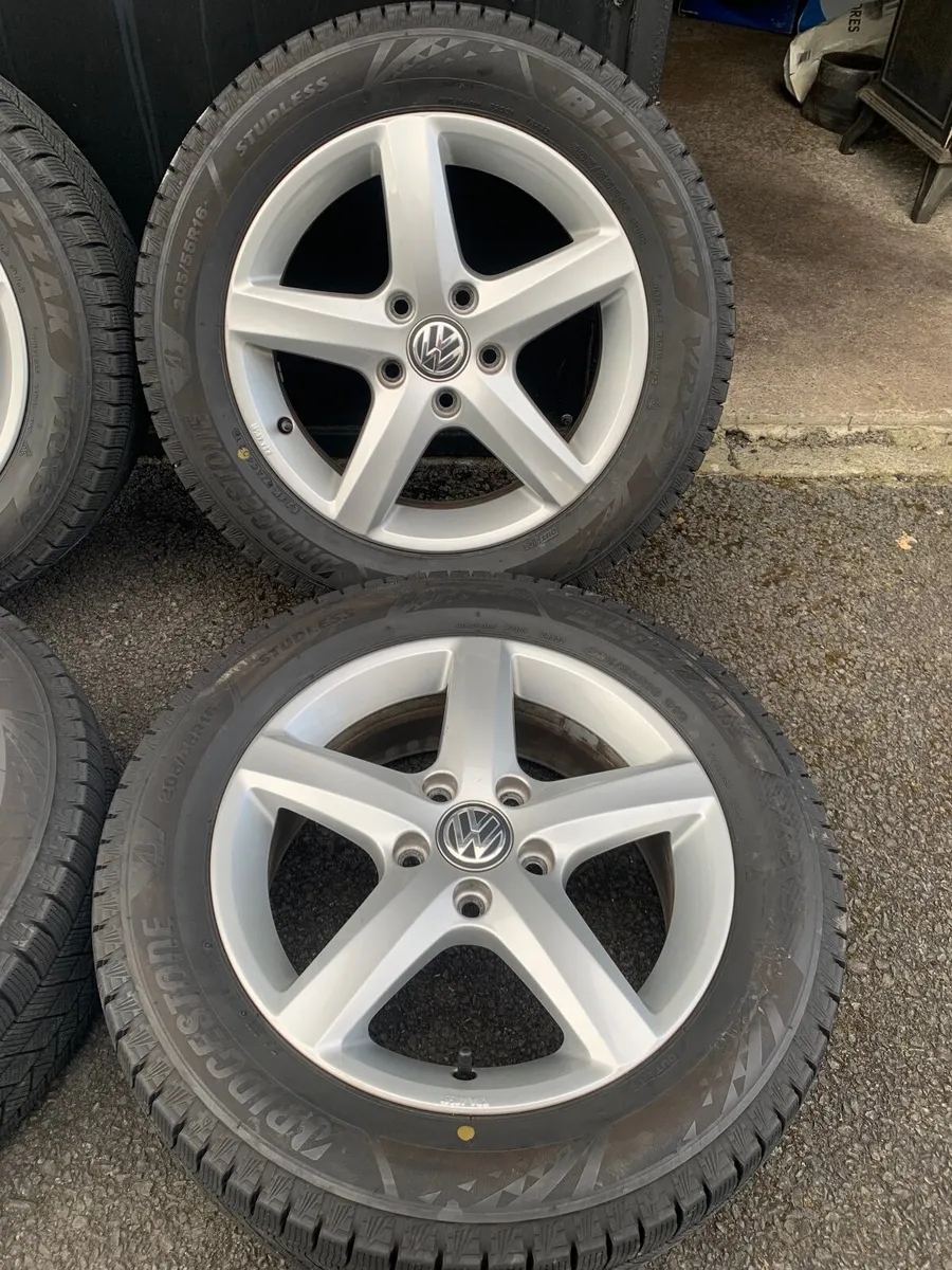 —> 16 inch genuine vw alloys like new <— - Image 3