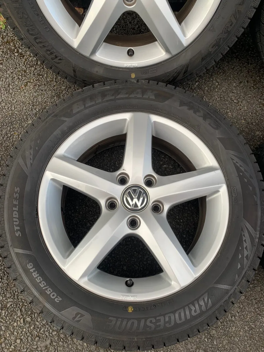 —> 16 inch genuine vw alloys like new <— - Image 4