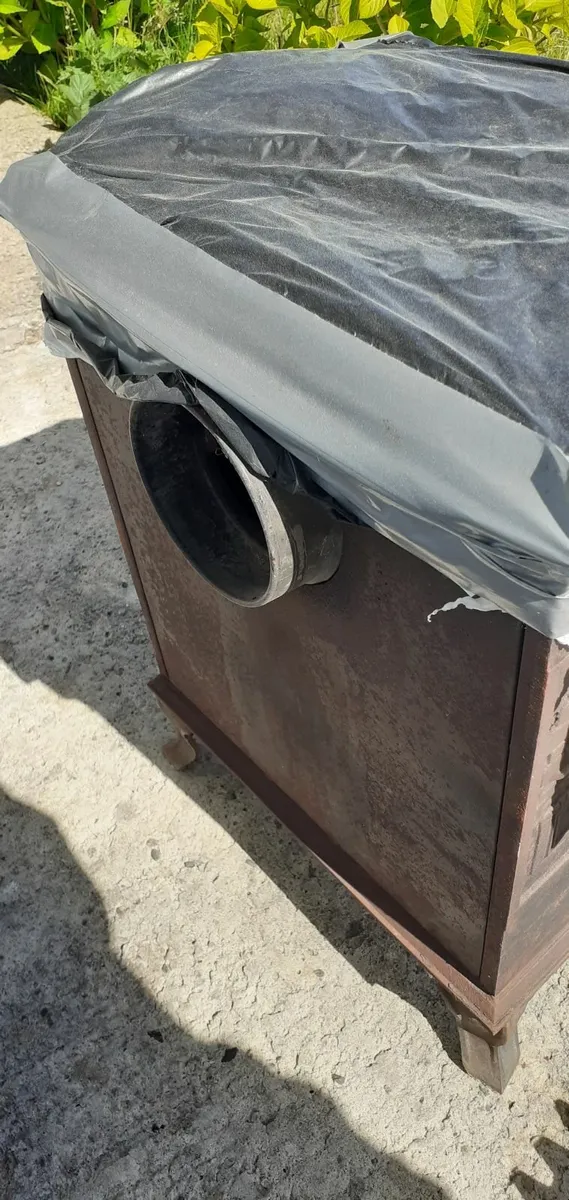 FREE STOVE - Image 1