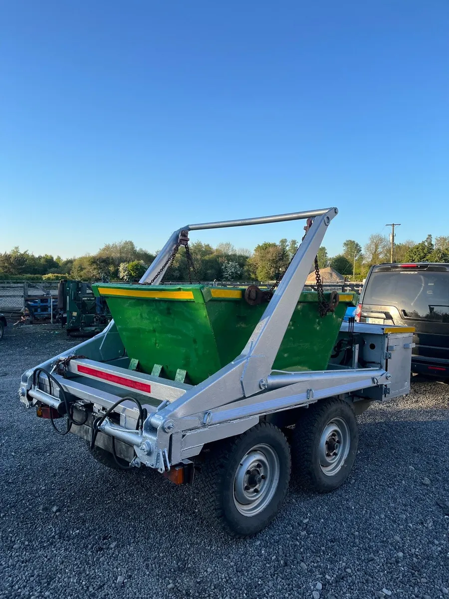 Skip trailer - Image 2