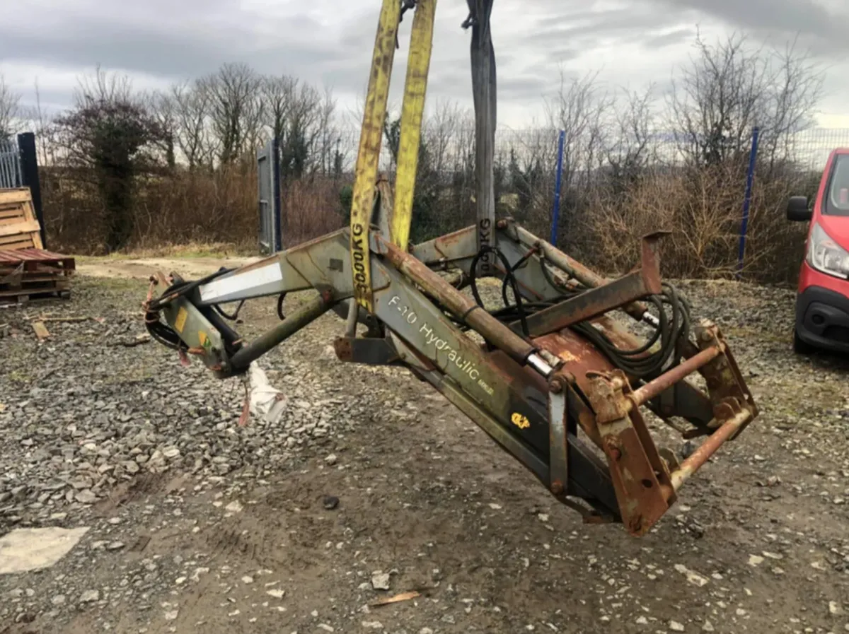 Selection of front loaders - Image 2