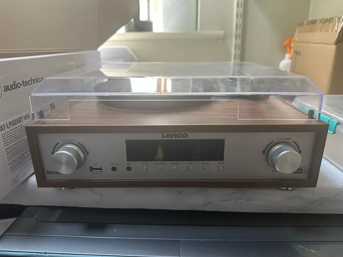 record player - Image 1
