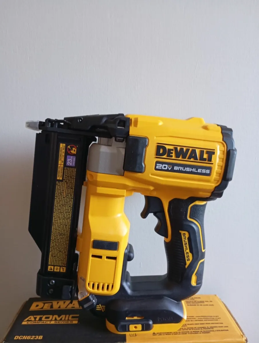 DeWalt 23Gauge Finish Nailer (New) - Image 3