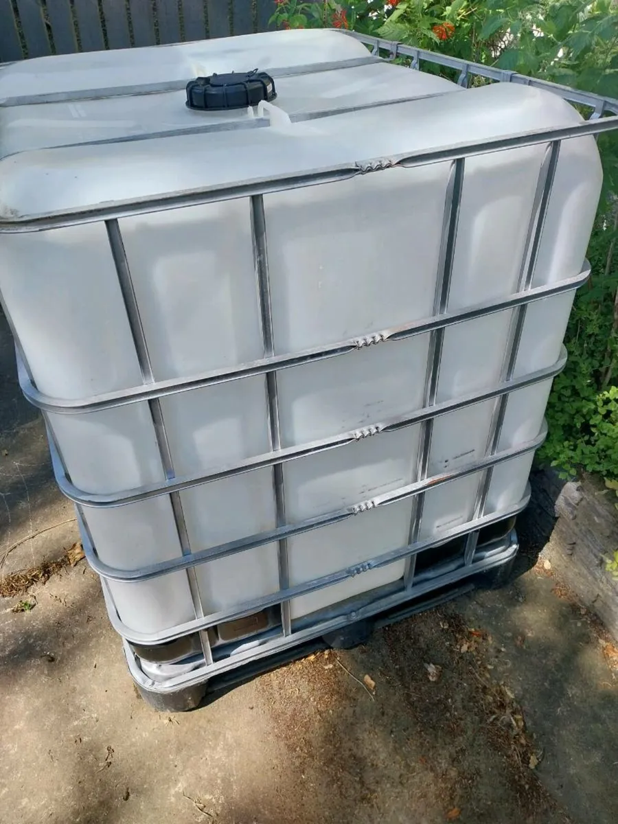 Caged tank - Image 2