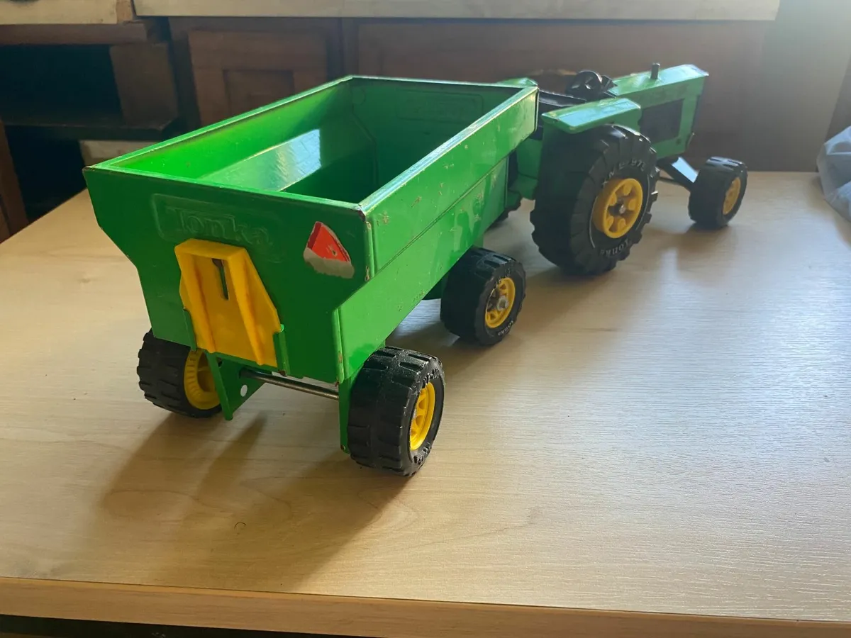 Tonka Vintage Metal Tractor & Trailer Collectable - Image 2