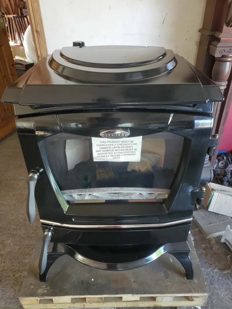 Stanley Reginald black enamel boiler stove. - Image 4