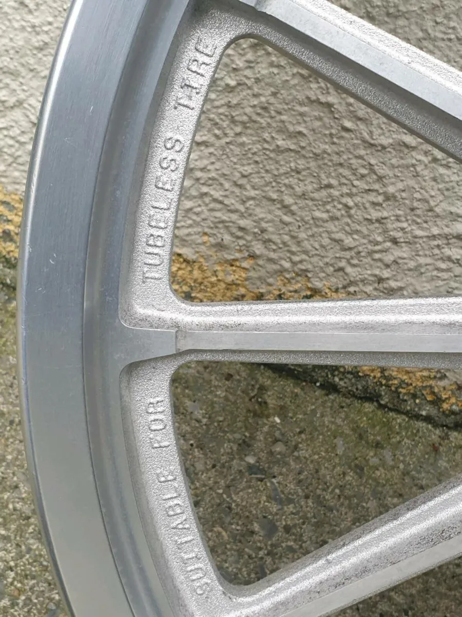 19" Custom Harley Davidson Front Wheel - STURGIS. - Image 4