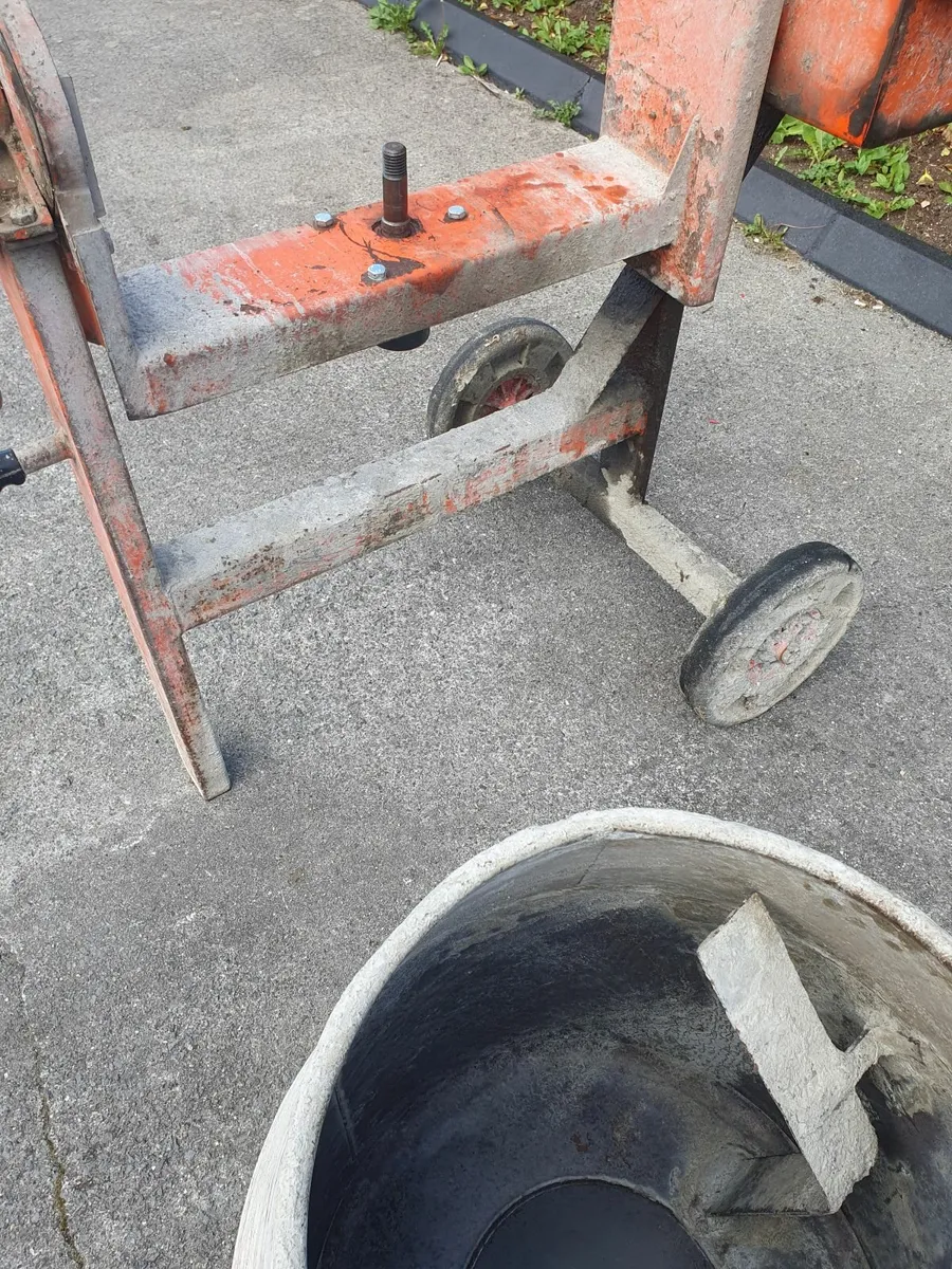 Petrol cement mixer - Image 2