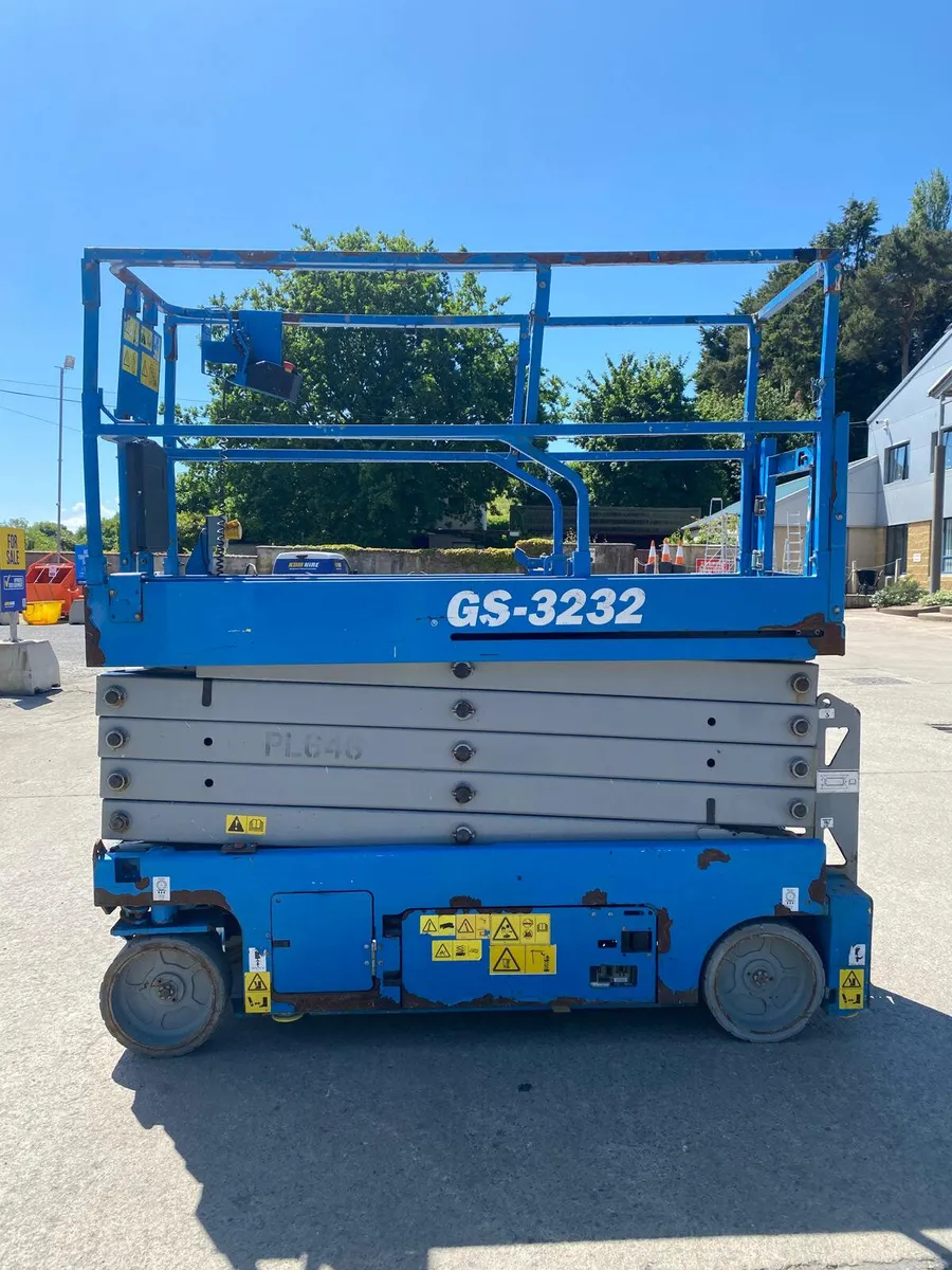 2018 GENIE GS3232 38FT ELECTRIC SCISSOR - Image 1